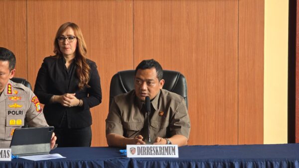 Dirreskrimum Polda Metro Jaya Kombes Pol Imam Imanuddin dalam rilis perkara Percetakan Mau Print di Polres Metro Jakarta Pusat, Jumat, 26 Juni 2026.