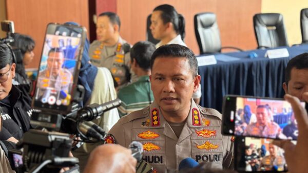 Kabidhumas Polda Metro Jaya Kombes Pol Budi Hermanto dalam rilis perkara Percetakan Mau Print di Polres Metro Jakarta Pusat, Jumat, 26 Juni 2026.