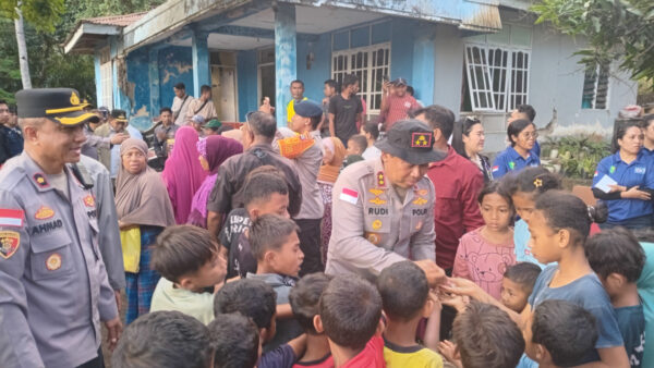 Polri Berikan Trauma Healing bagi Anak-Anak Terdampak Gempa Bumi di Ende